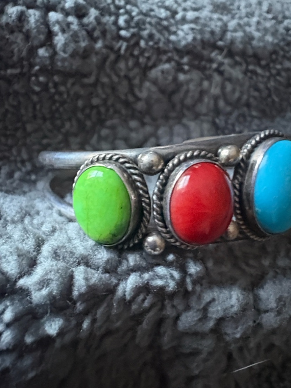 Vtg Sleeping Beauty Turquoise & Coral Multi-Stone Sterling Native Cuff Bracelet - Picture 13 of 16